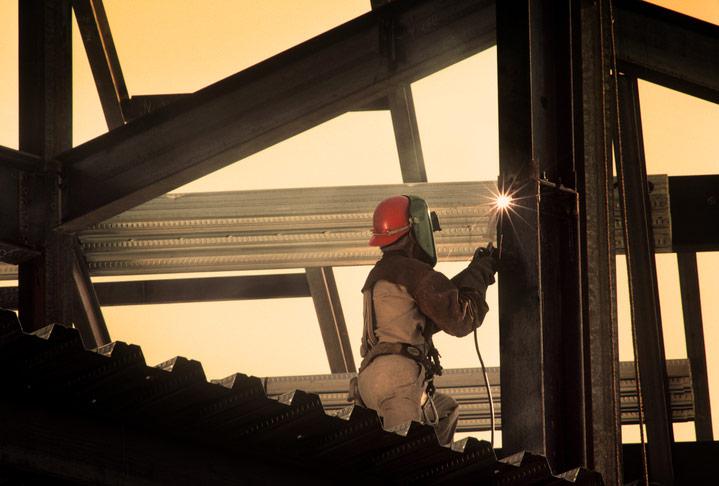 25 dangerous jobs and what they pay