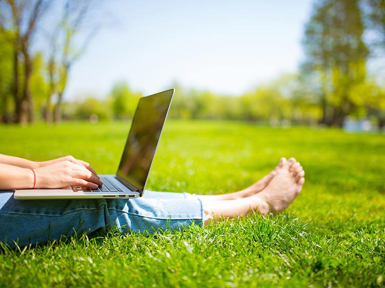 College seniors, here are 10 things you can do this summer to help your job search