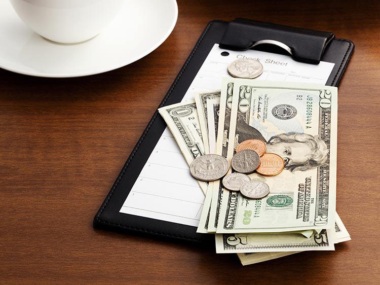 New study shows when waiters earn the best tips