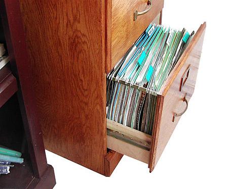 What should and should not be in employees’ personnel files?