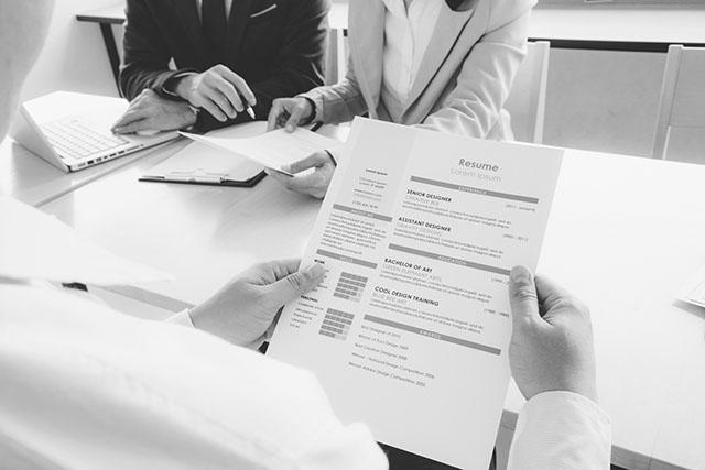 Comment trouver un emploi quand on vient des quartiers sensibles ?