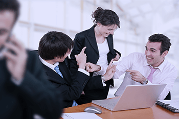 6 méthodes pour travailler avec un boss plus jeune